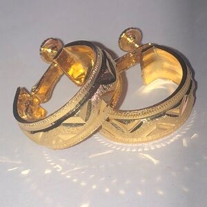 Napier Elegant Vintage Gold Tonr Textured Boho Screw Back Clip On Hoop Earrings